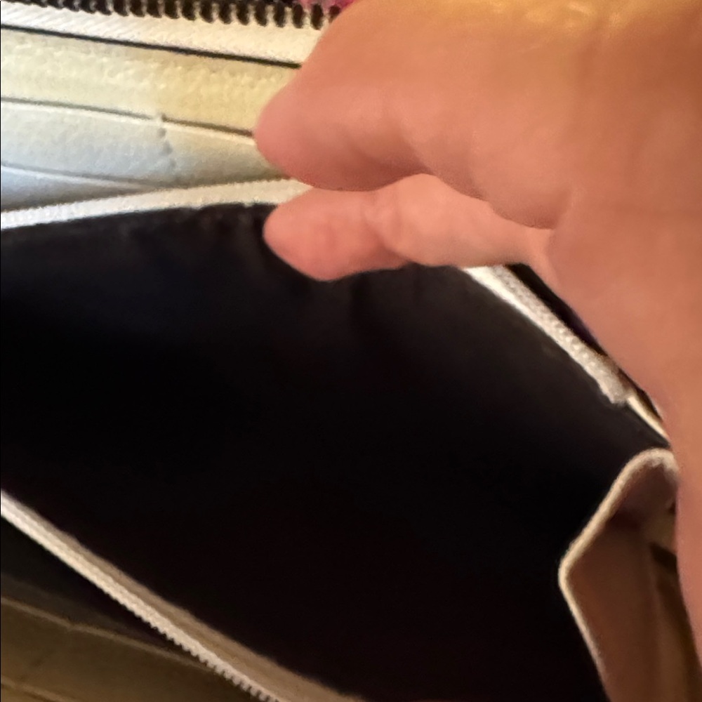 Gucci Cream Wallet NEW - Picture 5 of 6